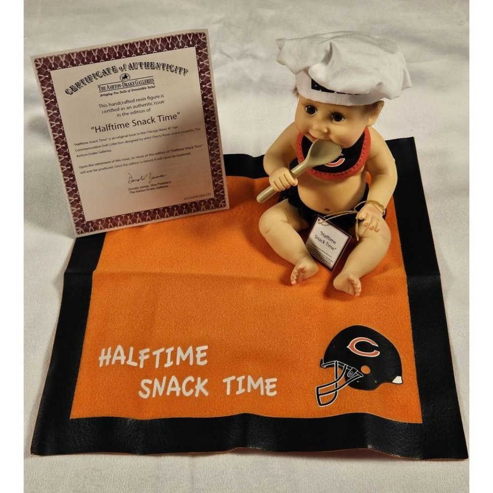 CHICAGO BEARS "HALFTIME SNACK TIME" 5" RESIN ARTIST DOLL ASHTON-DRAKE - NIB